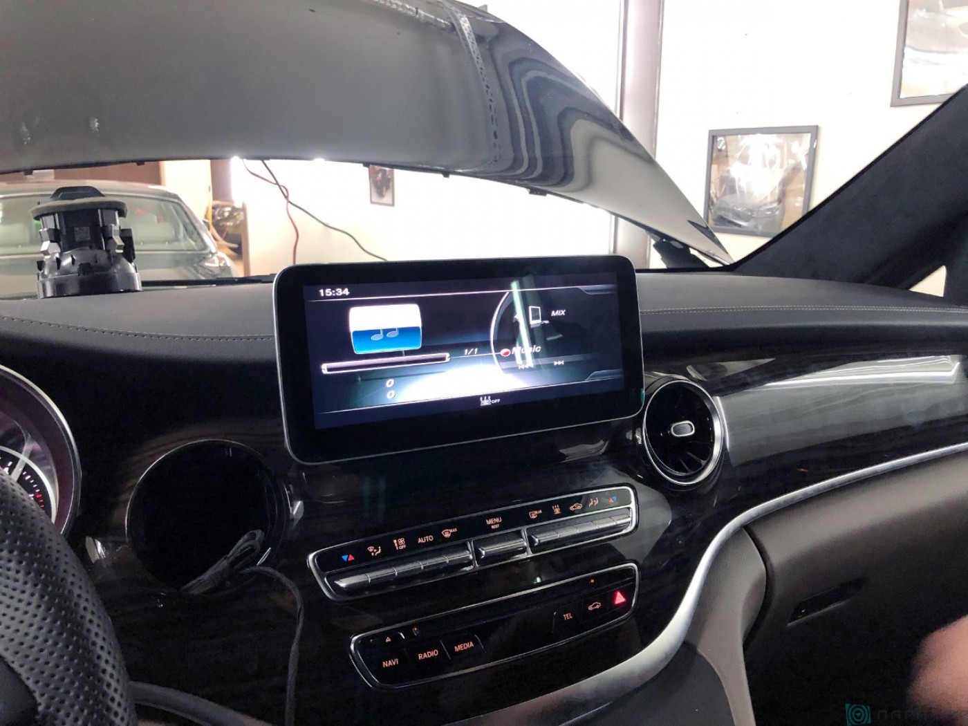 Штатный монитор для Mercedes-Benz V-класс W447 2014-2019 NTG 5.0/5.1 - Parafar PF8318A10V на Android 10, 8-ЯДЕР Snapdragon 625, 4ГБ-64ГБ и встроенным 4G модемом Штатный монитор для Mercedes-Benz V-класс W447 2014-2019 NTG 5.0/5.1 - Parafar PF8318A10V на Android 10, 8-ЯДЕР Snapdragon 625, 4ГБ-64ГБ и встроенным 4G модемом
